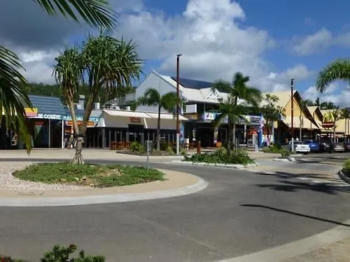 Airlie Court Units Aparthotel Airlie Beach Australia