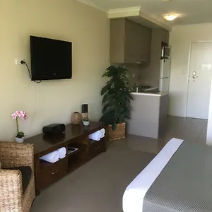 Airlie Aparthotel